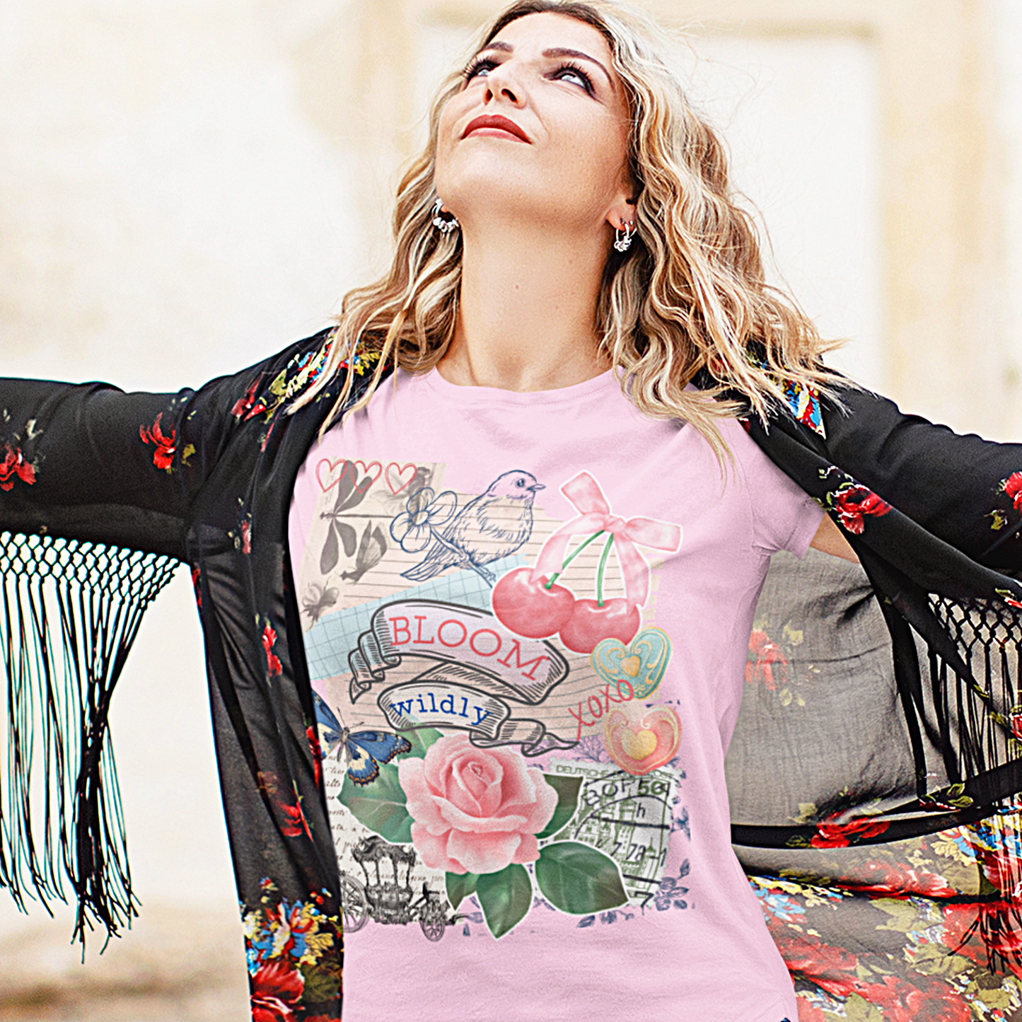 "Bloom Wildly" T-Shirt mit Vintage-Collage – für Selbstliebe & kreative Boho-Vibes S-5XL